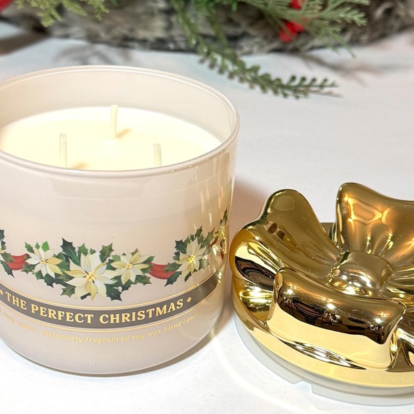 THE PERFECT CHRISTMAS 3 Wick Candle with BOW lid - Picture 3 of 4